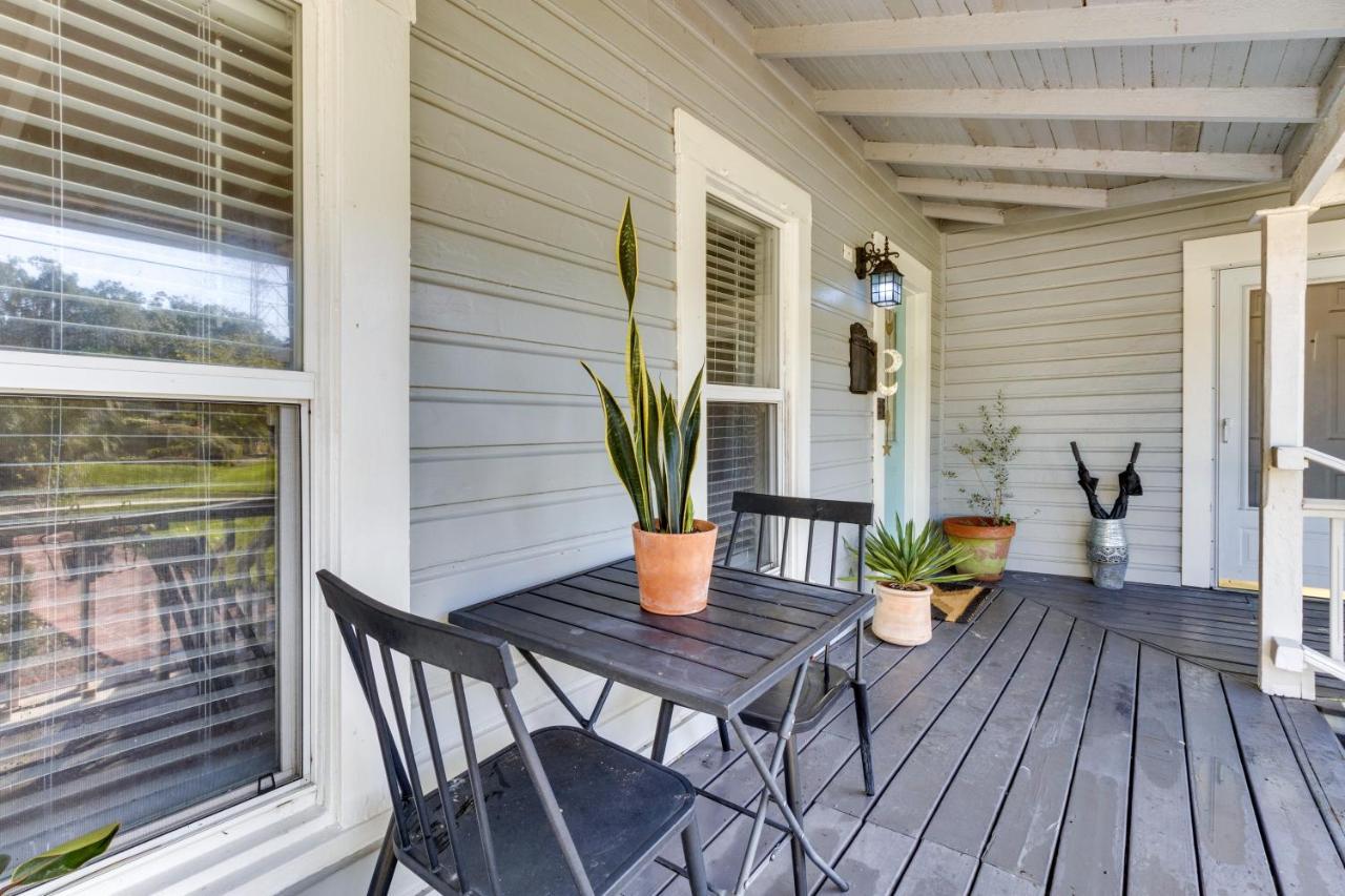 Updated Winter Garden With Yard And Fire Pit! Holiday home