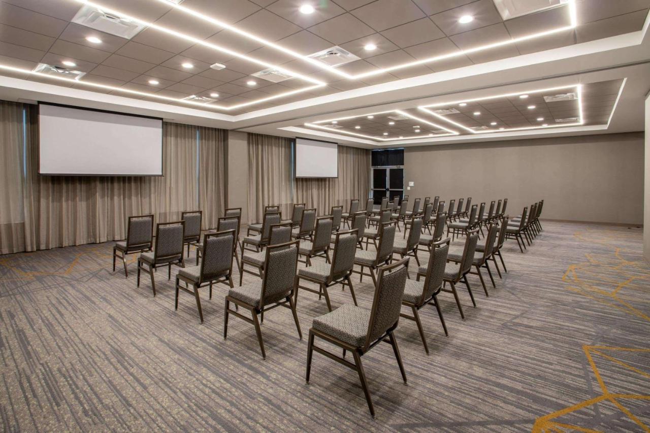 Wyndham Garden Airport - Free Airport Shuttle Hotel Orlando