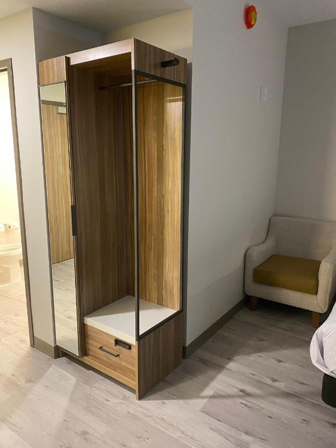 Hotel Wyndham Garden Airport - Free Airport Shuttle