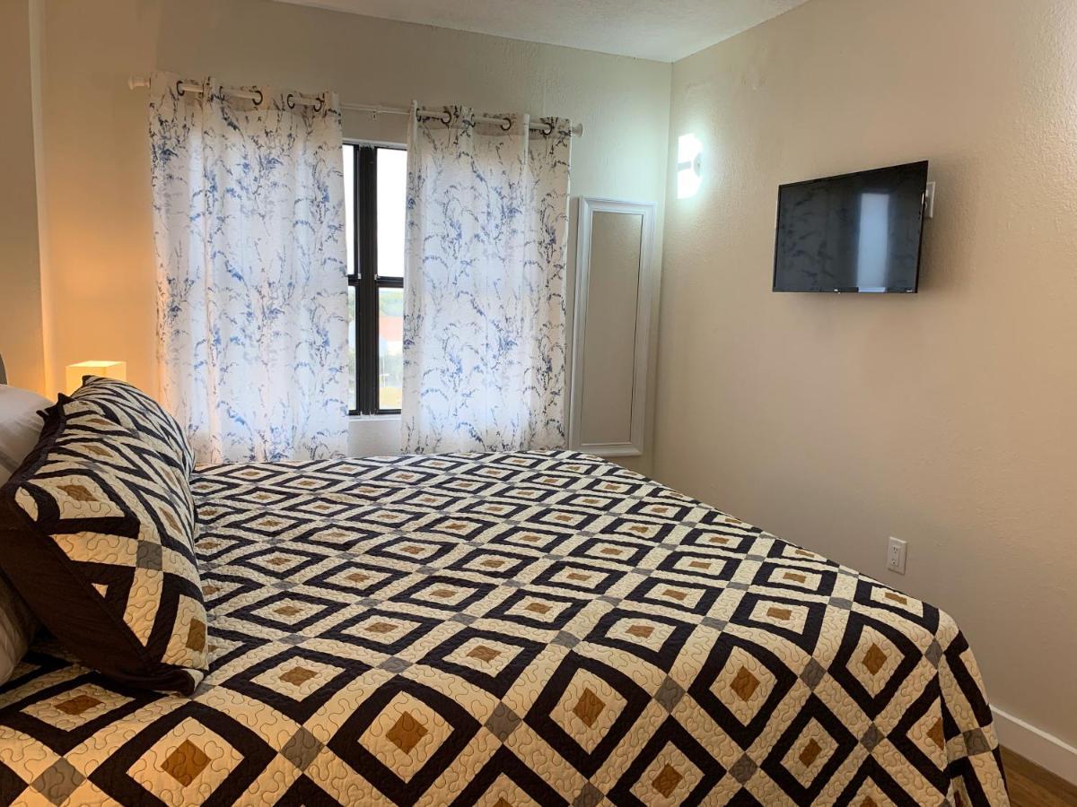 18-universal And Heart Of International Dr Apartment