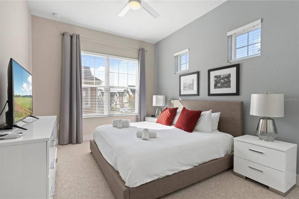 Modern Townhome Near Disneyworld * Orlando