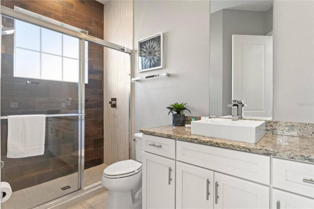 Modern Townhome Near Disneyworld Apartment Orlando