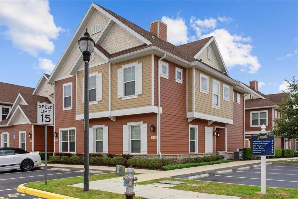 Apartment Modern Townhome Near Disneyworld *