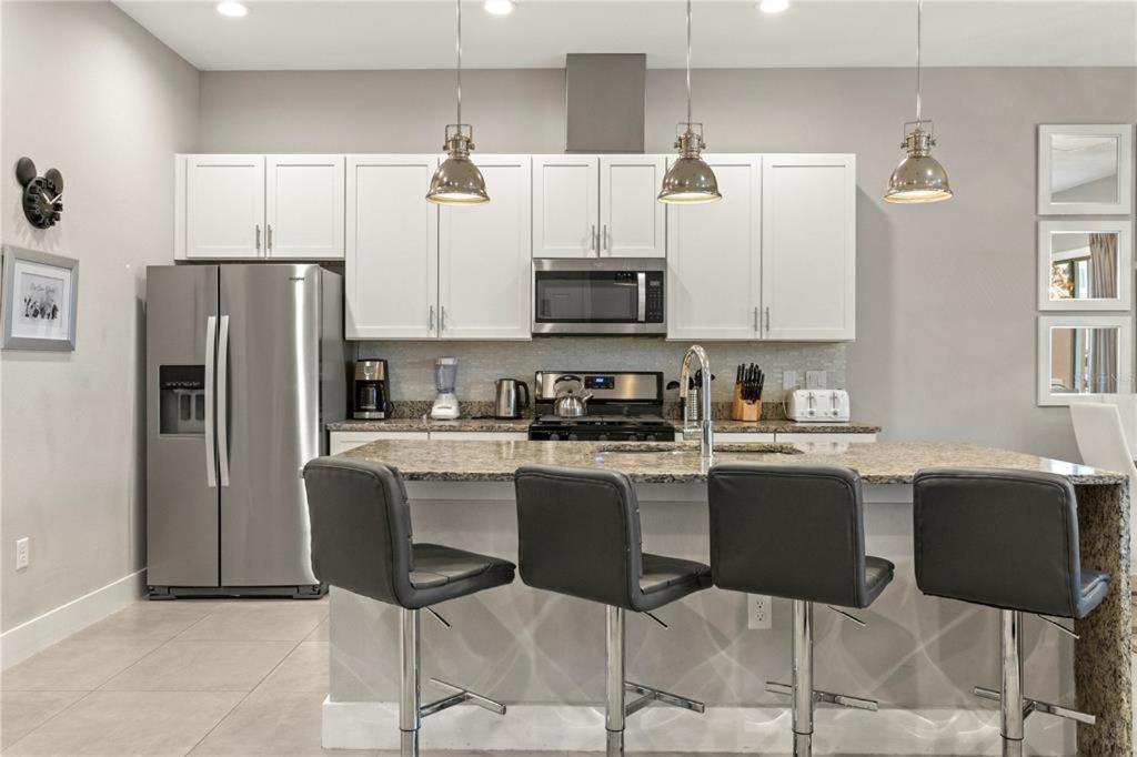 Apartment Modern Townhome Near Disneyworld Orlando