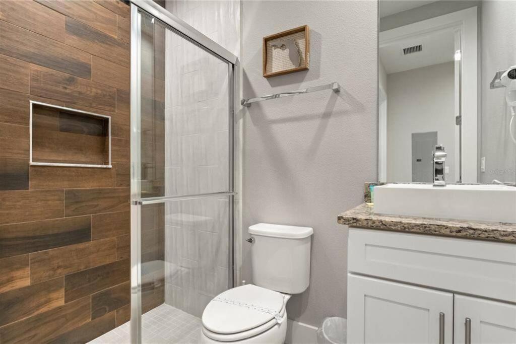 Apartment Modern Townhome Near Disneyworld