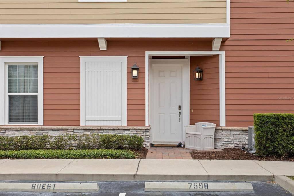 Modern Townhome Near Disneyworld Orlando