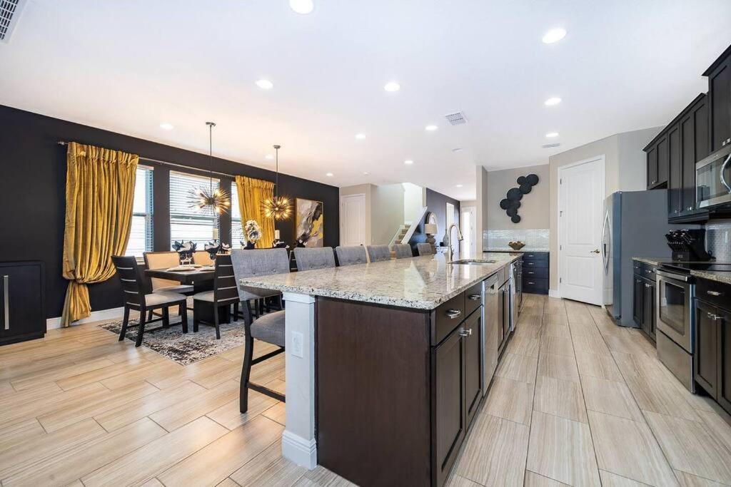 Holiday home 8br Mansion: Packed With Fun And Comfort For