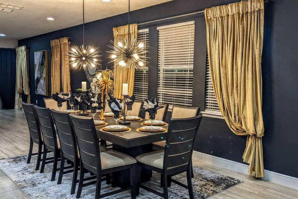 8br Mansion: Packed With Fun And Comfort For Holiday home Orlando