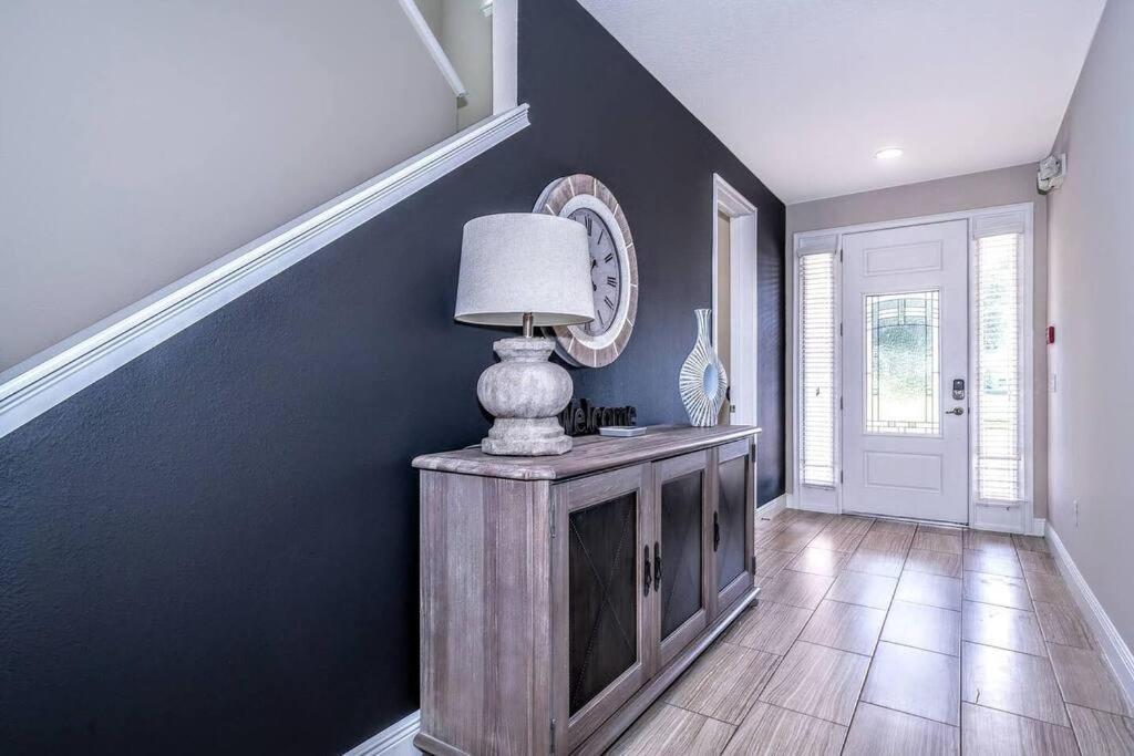 8br Mansion: Packed With Fun And Comfort For Orlando