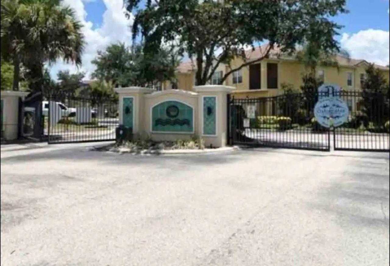 Holiday home Amazing Themed Oasis 3br Near Parks Townhouse *