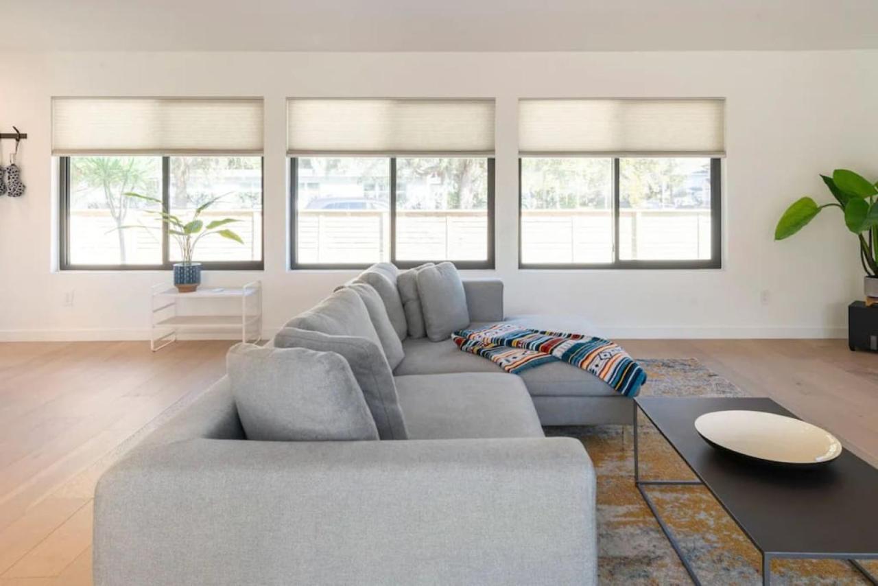 Holiday home Stunning Modern In Hip Enclave Near Dt *