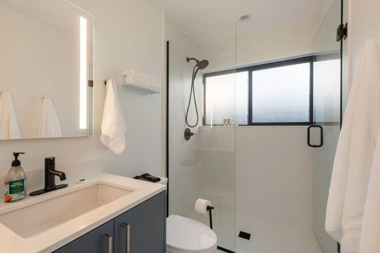 Holiday home Stunning Modern In Hip Enclave Near Dt *