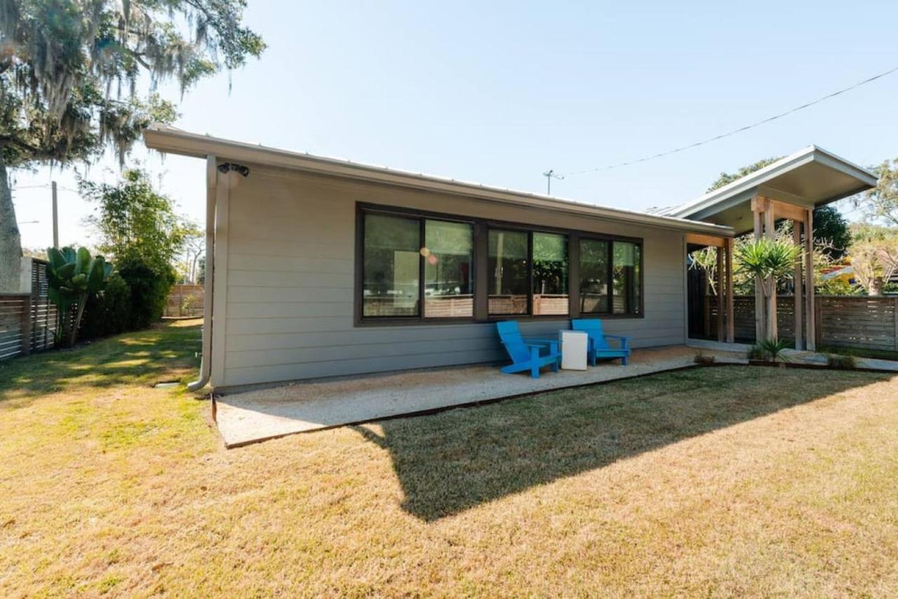 Stunning Modern In Hip Enclave Near Dt Holiday home *