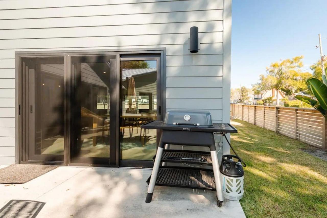 Stunning Modern In Hip Enclave Near Dt Holiday home *