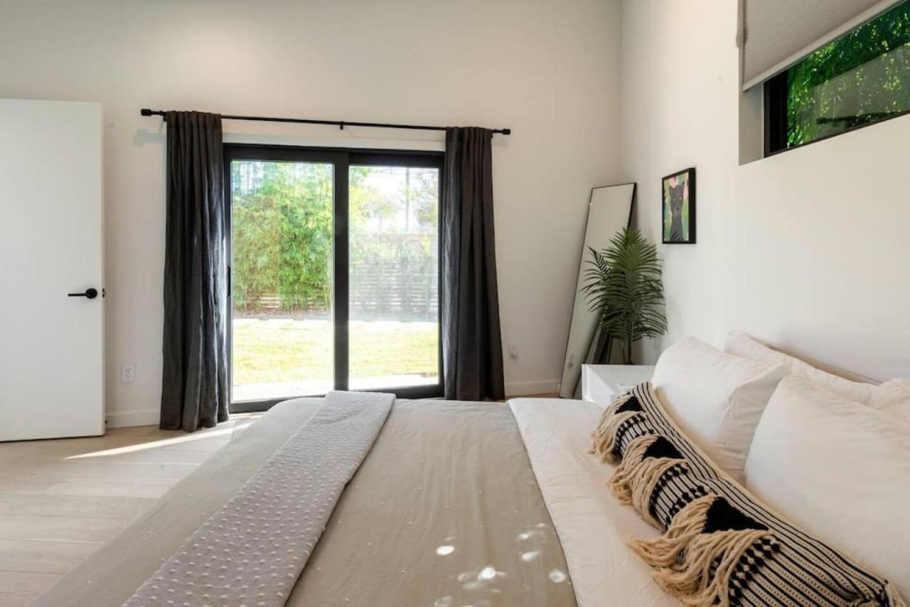 Stunning Modern In Hip Enclave Near Dt Holiday home