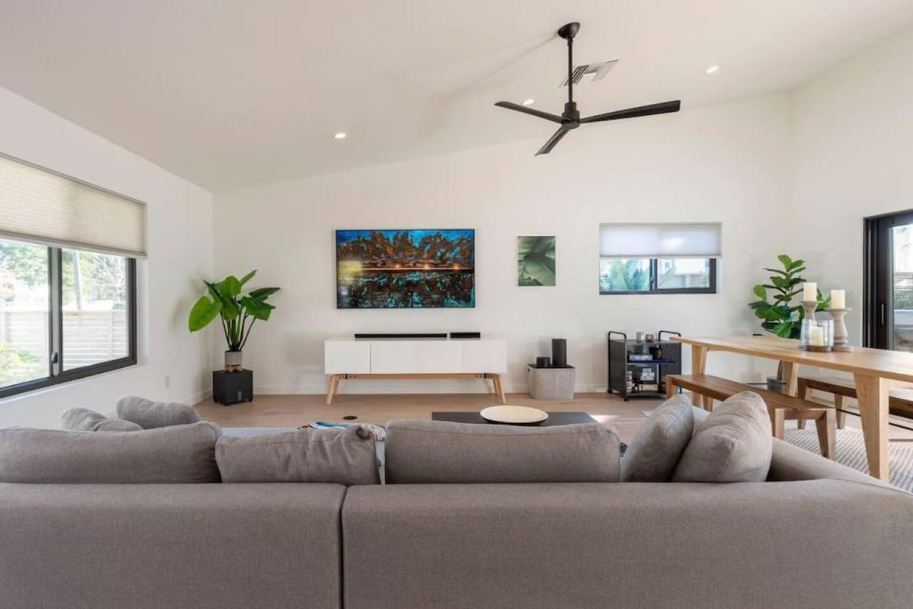 Stunning Modern In Hip Enclave Near Dt *