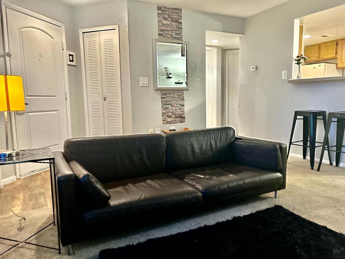 Apartment At Universal *
