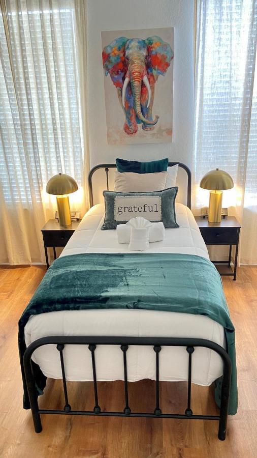 Holiday home P.19 # Vista Cay Newly Remodeled Walking Distance From Occc