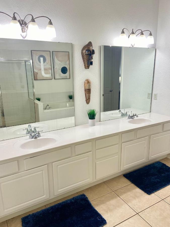 Apartment P.12 # Vista Cay Newly Remodeled Walking Distance From Convention Center /close To Universal/disney Orlando