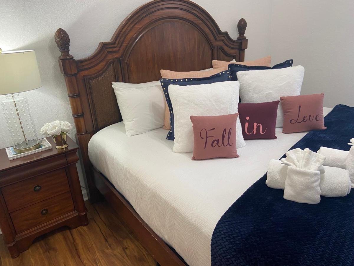 Apartment P.12 # Vista Cay Newly Remodeled Walking Distance From Convention Center /close To Universal/disney
