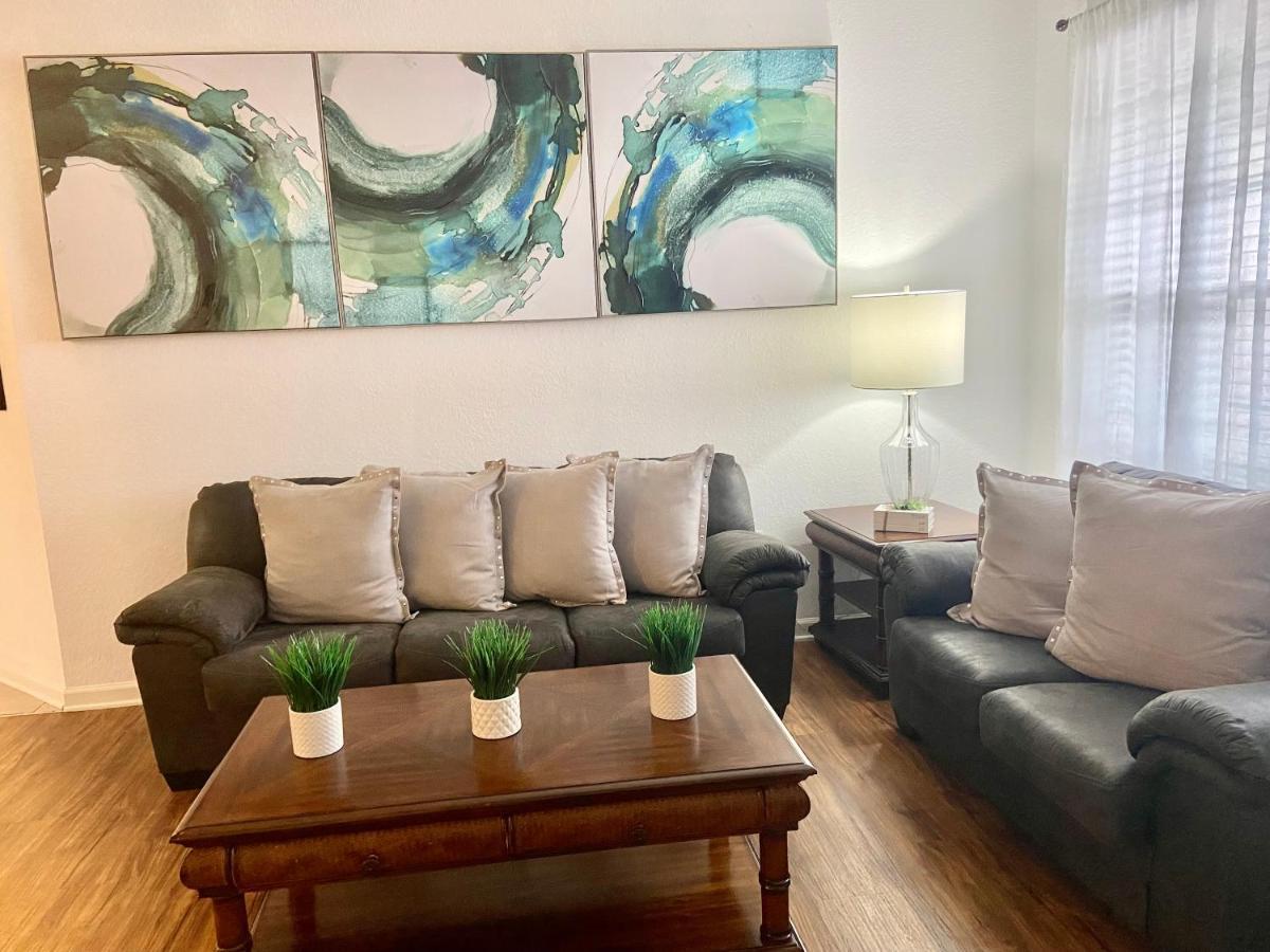 Apartment P.12 # Vista Cay Newly Remodeled Walking Distance From Convention Center /close To Universal/disney