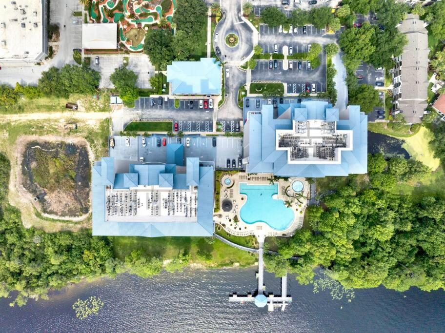 Apartment Big Pool, Stunning Lakeview, Sunrise, # 710 Orlando