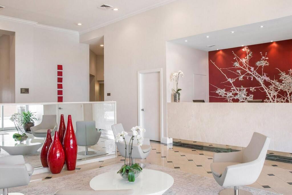 Location 1 Bedroom Near Universal Apartment