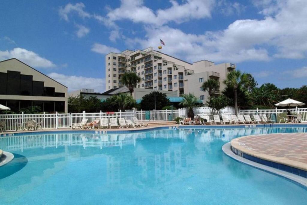 Universal Studios. Amazing 2 Bedroom Apartment! Apartment *