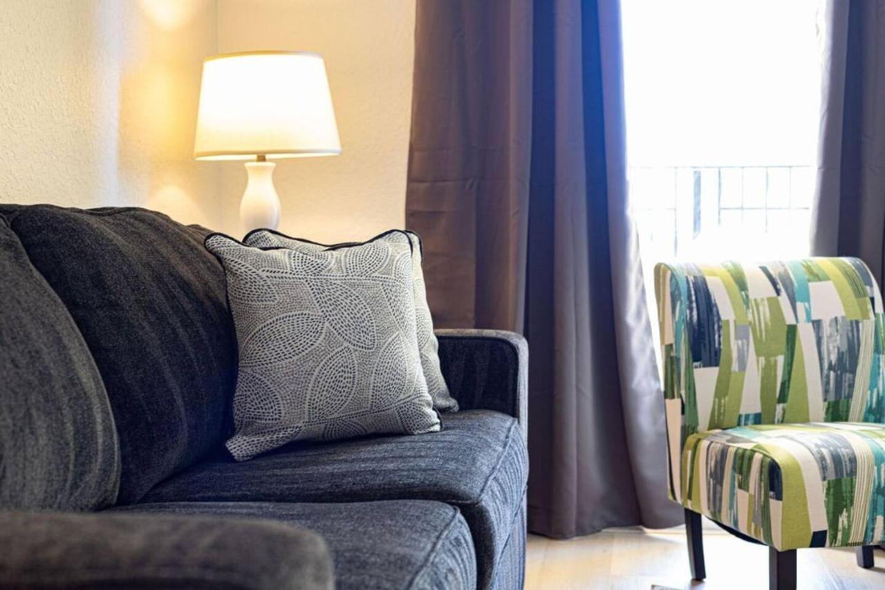 Exquisite 2bdr Near Apartment
