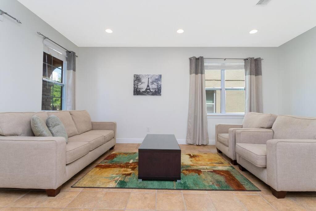 Luxury Near Villa *