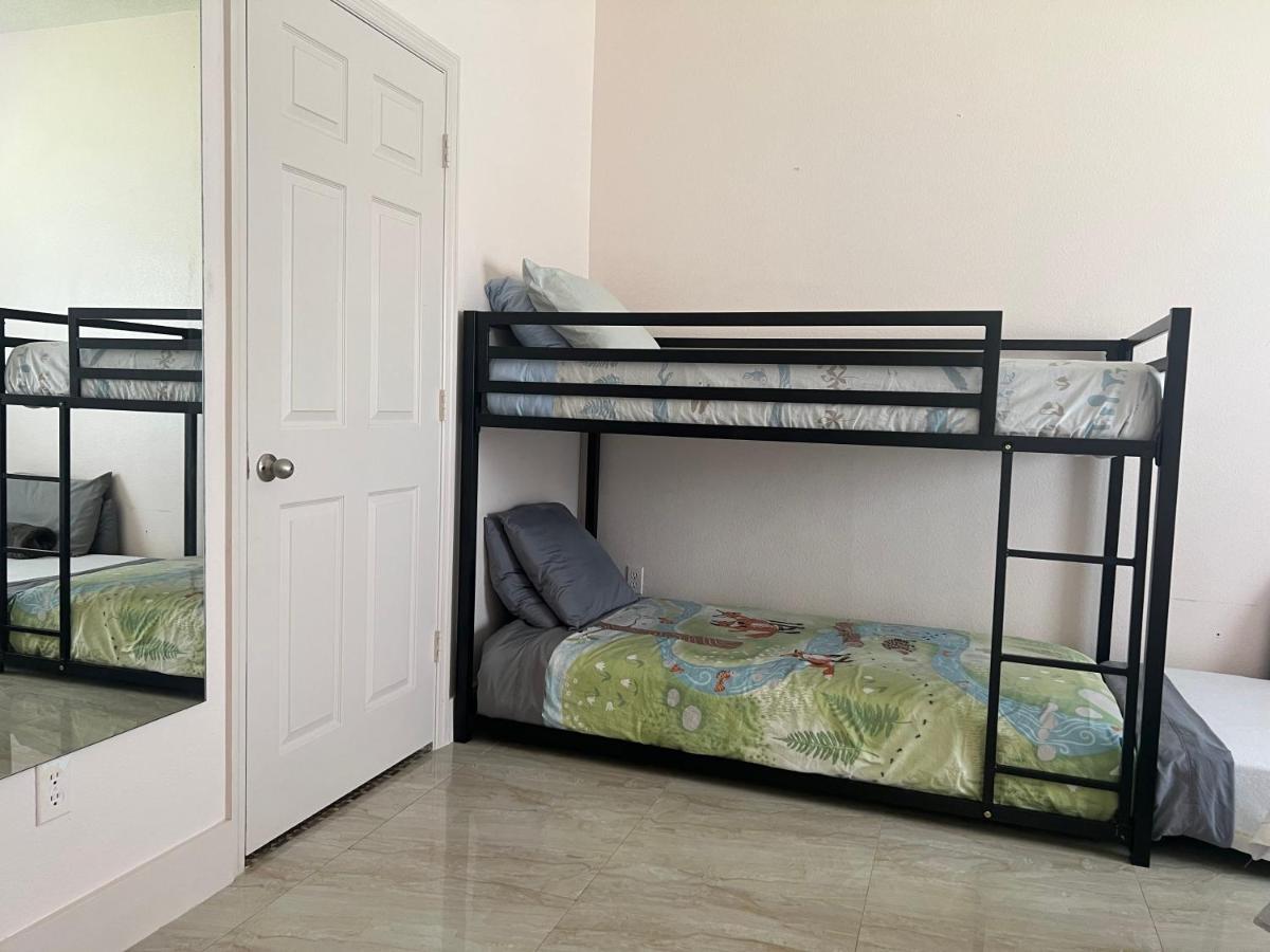 No Se Renta Vivienda Familiar Homestay *