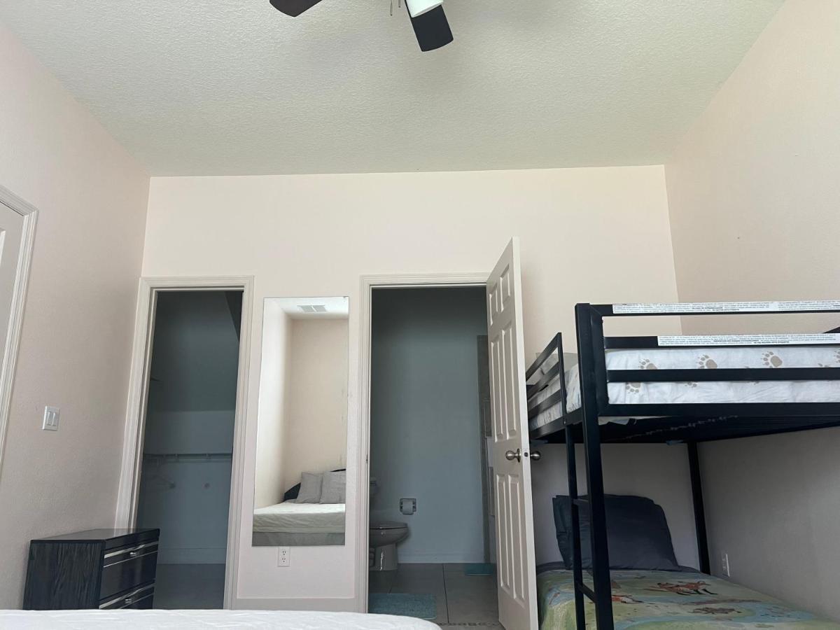 No Se Renta Vivienda Familiar Homestay *