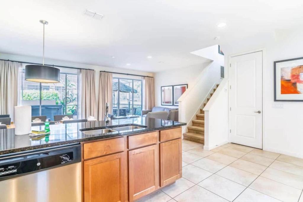 Private Townhome At Regal Oaks Orlando