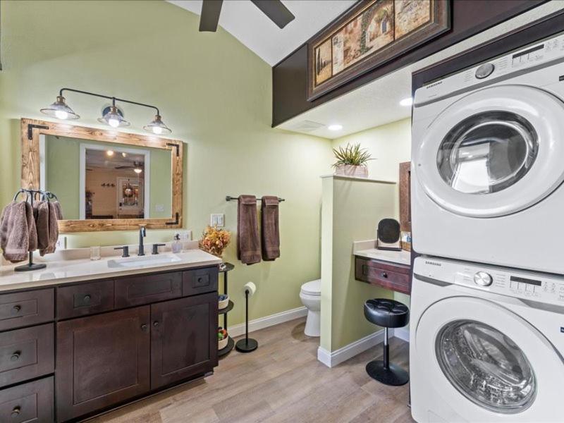 College Park-Orlando 5Star Villa Oasis - Home Away From Home - Quiet Neighborhood-Private Botanical Courtyard - Mins From Eola,Dt, Winter Park - Free Parking & Ev Plug In *