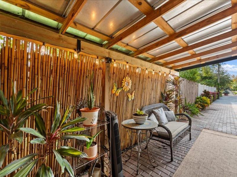 College Park-Orlando 5Star Villa Oasis - Home Away From Home - Quiet Neighborhood-Private Botanical Courtyard - Mins From Eola,Dt, Winter Park - Free Parking & Ev Plug In Guest house Orlando