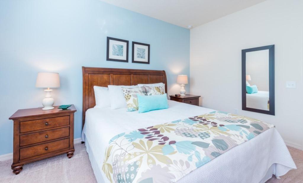 Holiday home Townhome At West Lucaya 3212