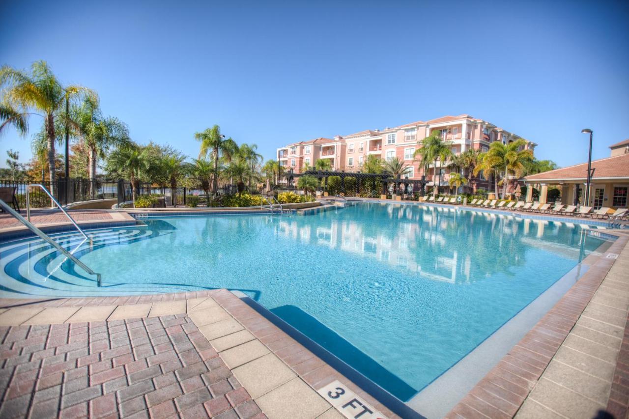 4102 Breakview Drive 404 * Orlando