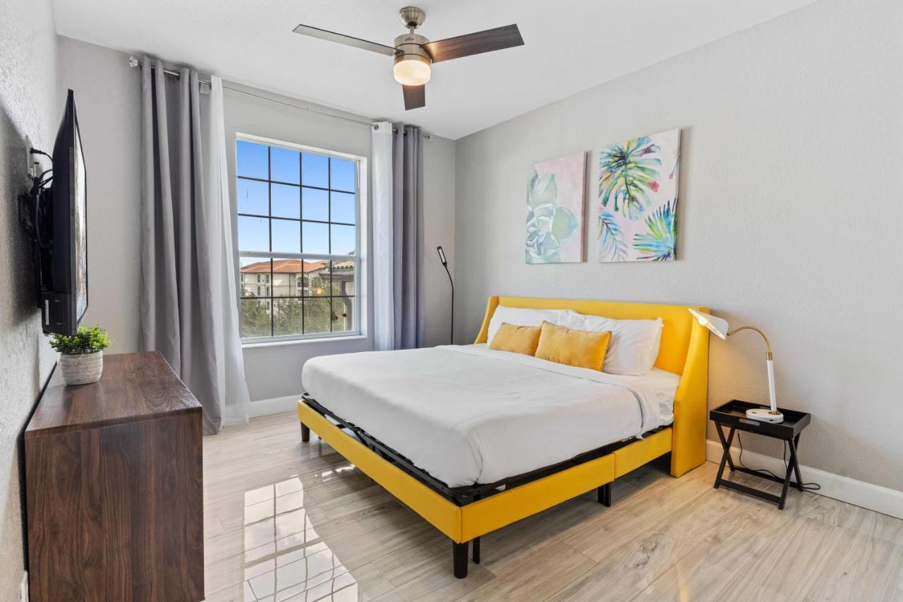 4102 Breakview Drive 404 * Orlando