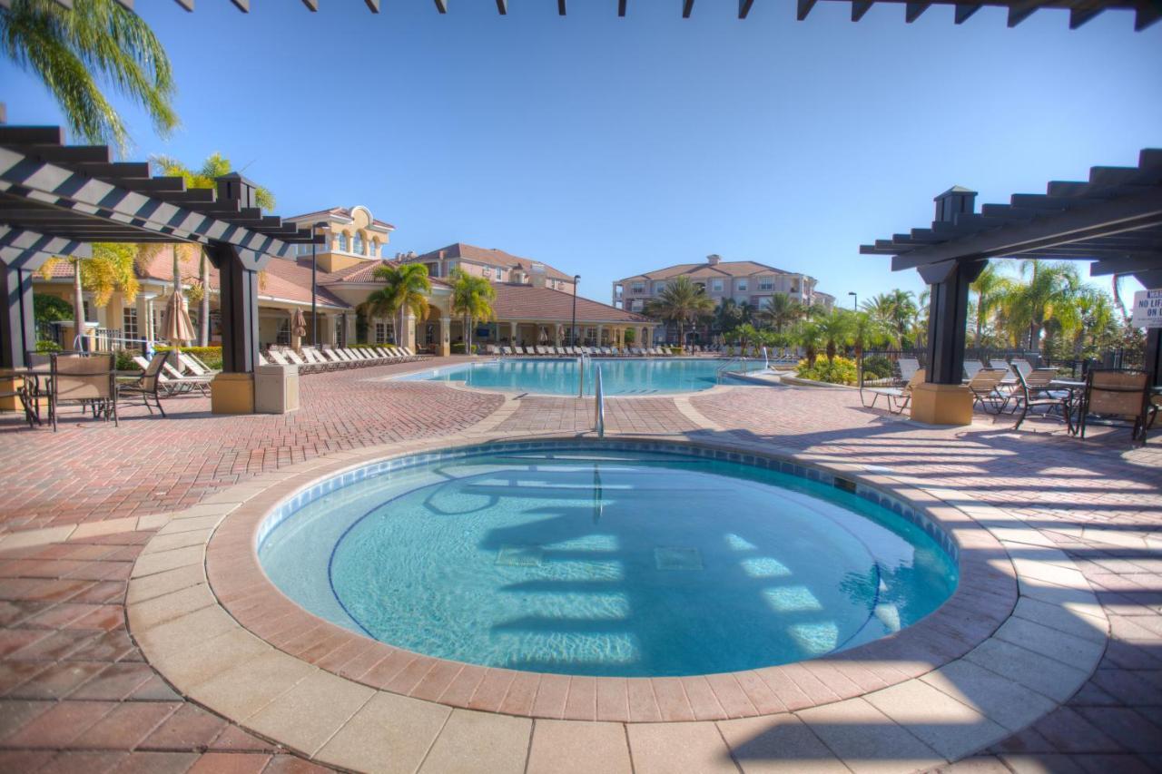 4102 Breakview Drive 404