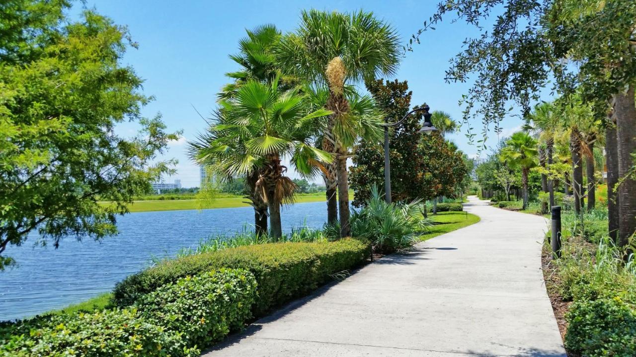 Apartment 4102 Breakview Drive 404 *