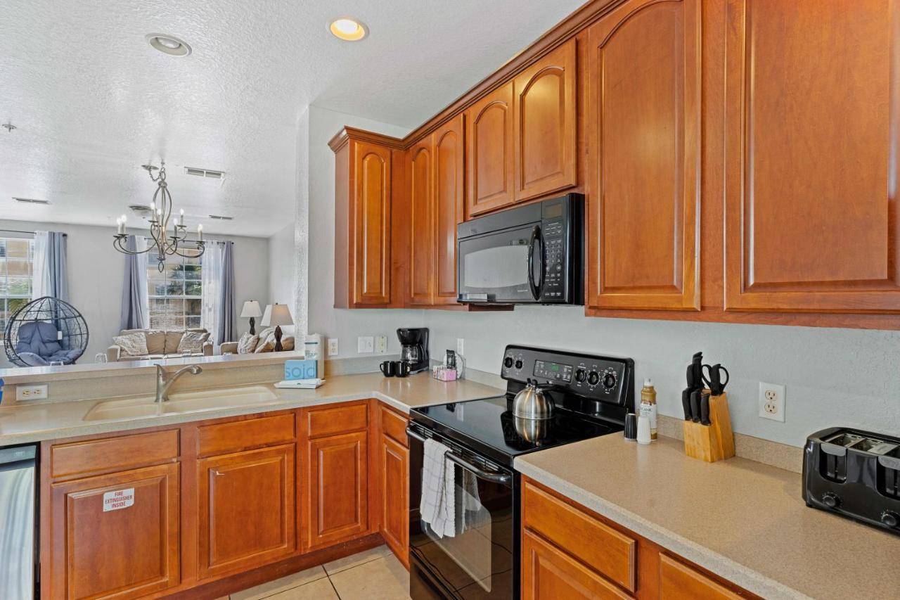 5038 Tideview Circle 24 *