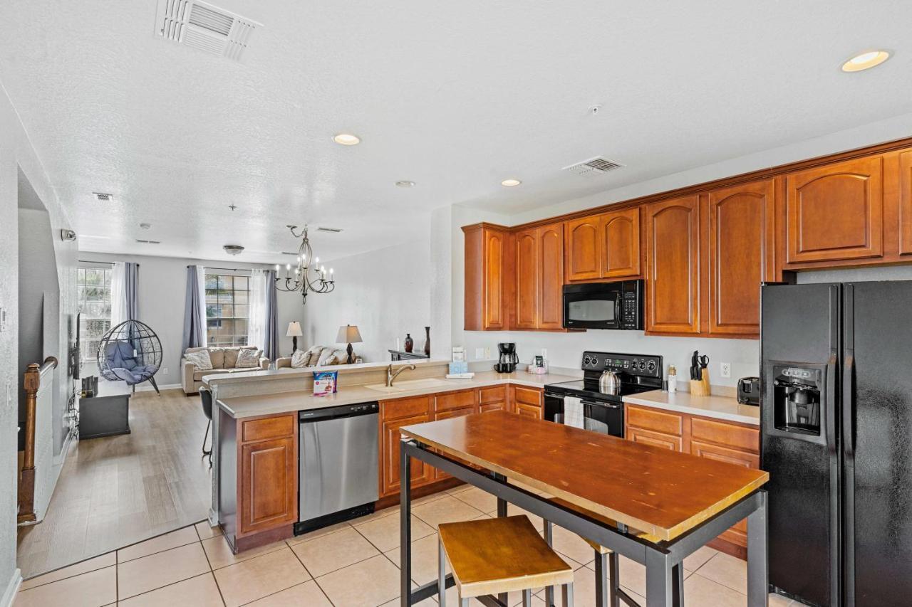5038 Tideview Circle 24 * Orlando