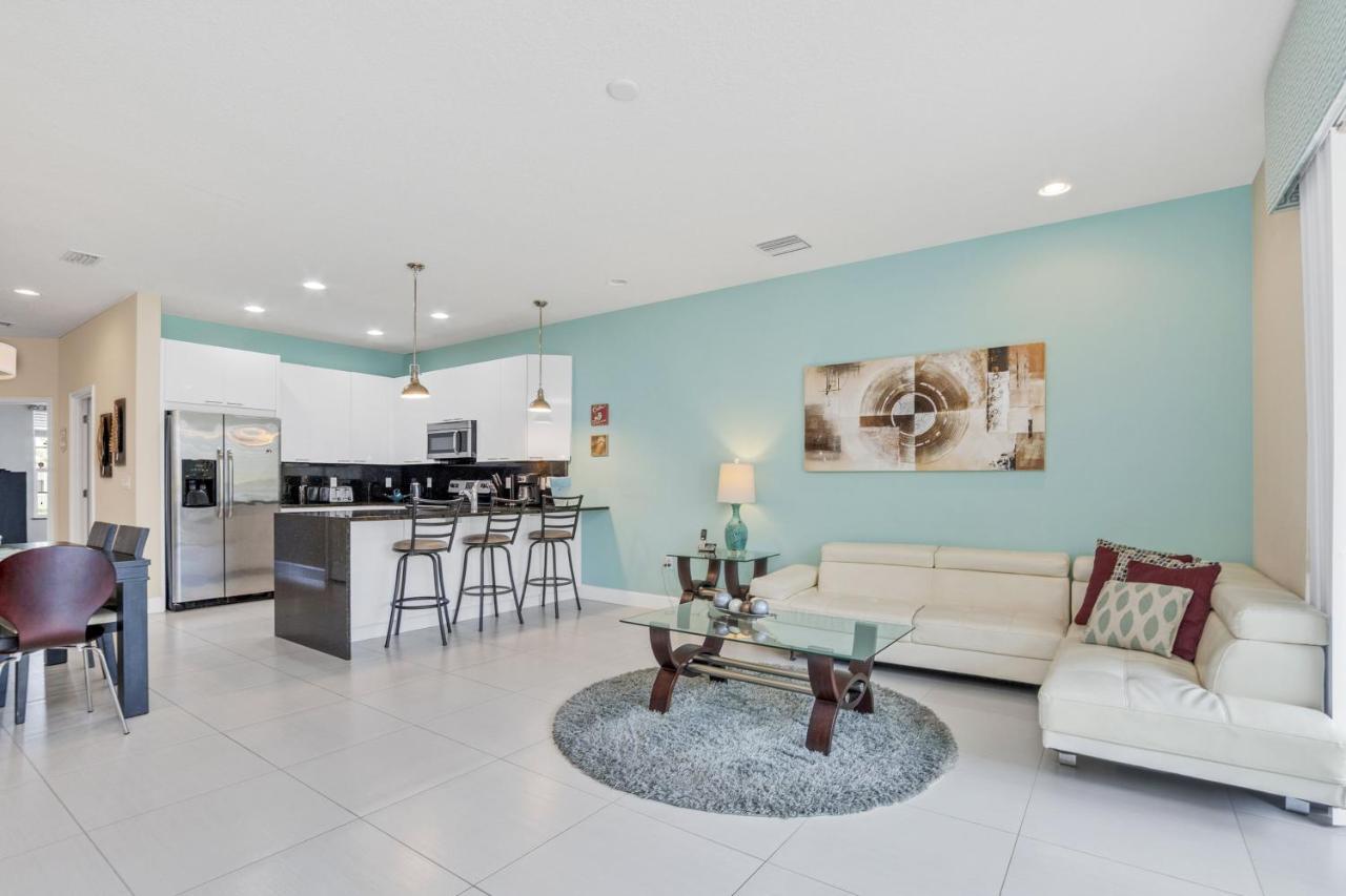 Serenity Townhouse 3br 3ba Holiday home *