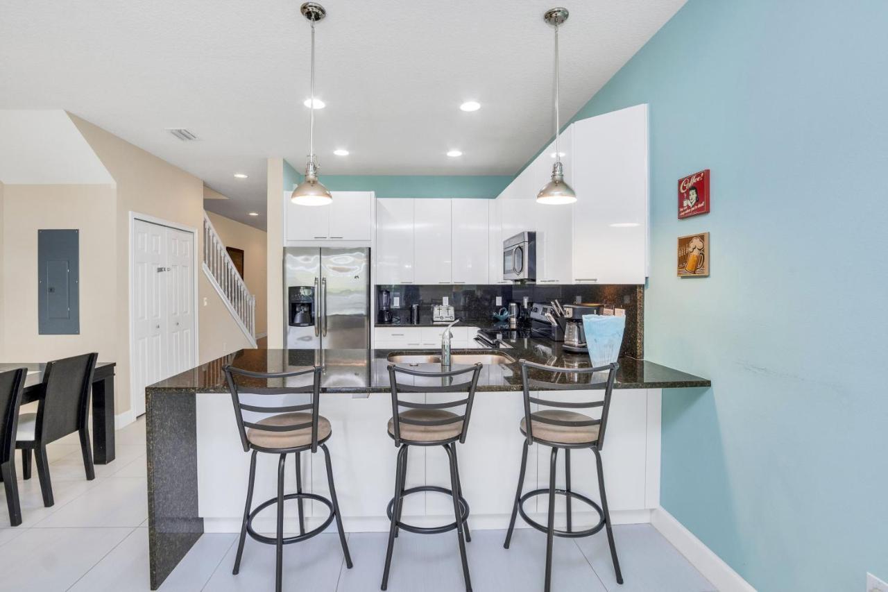 Serenity Townhouse 3br 3ba Holiday home *