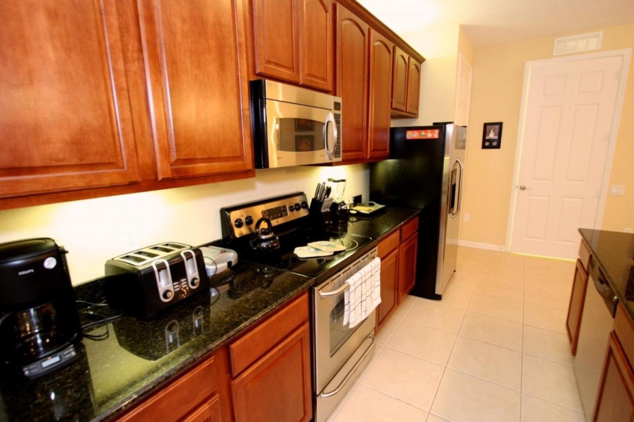 3 Condo, Sleeps 6, 7 Miles To At Vista Cay Holiday home Orlando