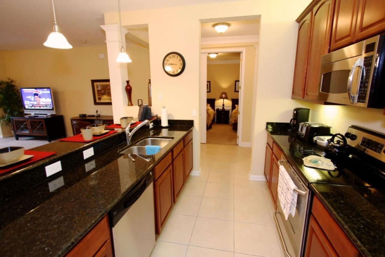 3 Condo, Sleeps 6, 7 Miles To At Vista Cay *
