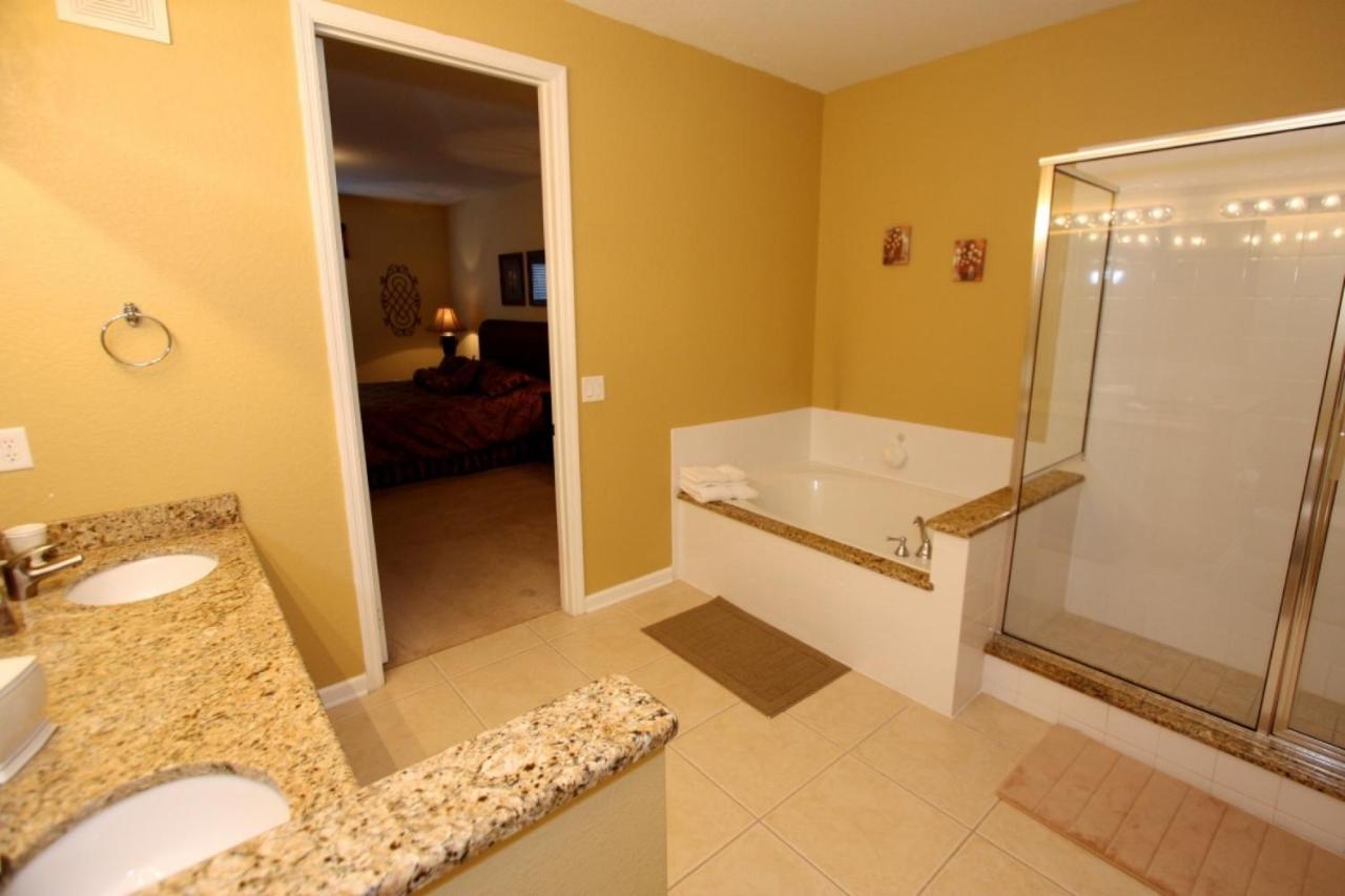 3 Condo, Sleeps 6, 7 Miles To At Vista Cay