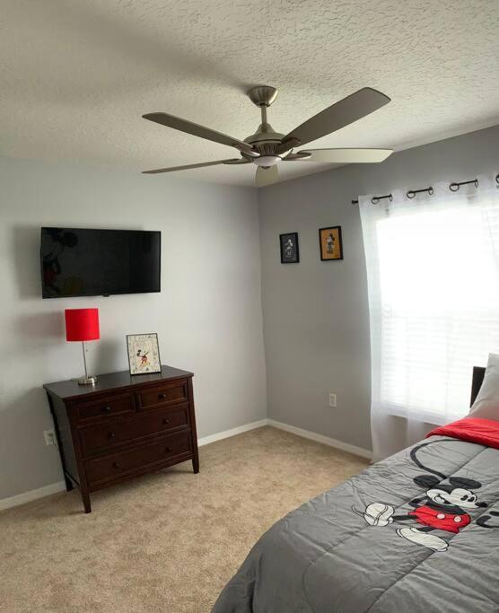 Minutes To Disney! Spacious W/ Private Pool, Themed Rooms! Orlando