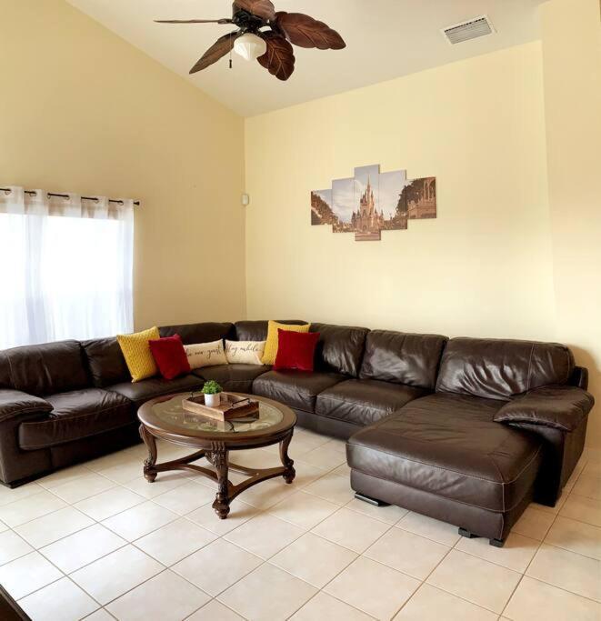 Minutes To Disney! Spacious W/ Private Pool, Themed Rooms!