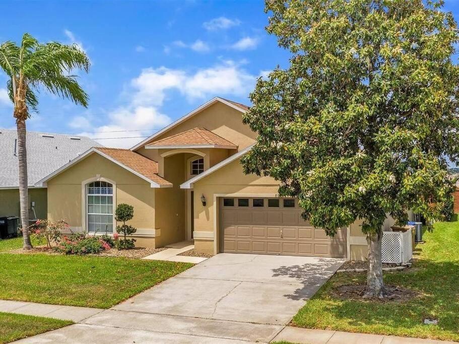 Holiday home Minutes To Disney! Spacious W/ Private Pool, Themed Rooms!